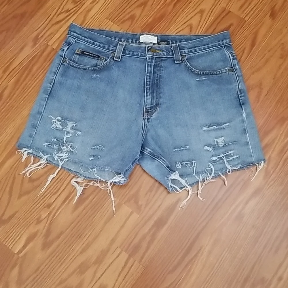 Vgt DKNY Cutoffs shorts‎ size 33
